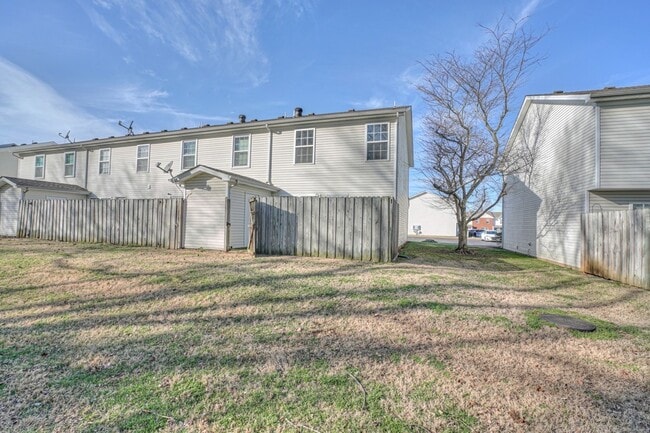 Building Photo - 341 Shoshone Pl