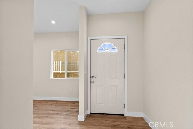 Building Photo - 702 E Glenoaks Blvd