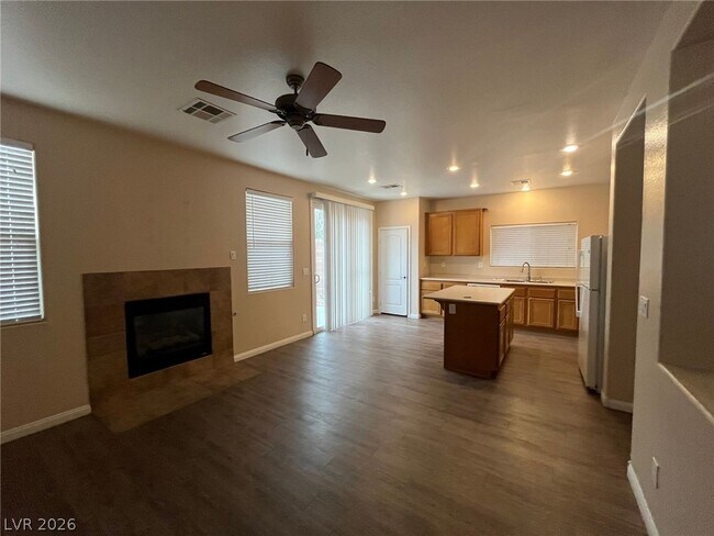 Building Photo - 933 Purdy Lodge St