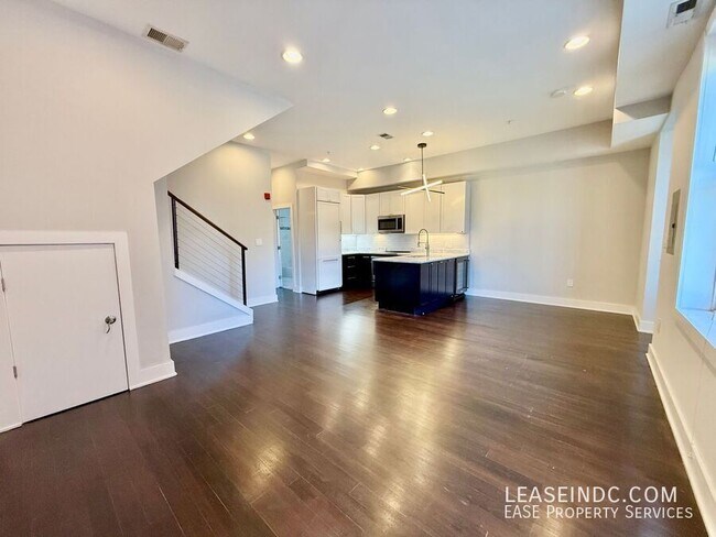 Building Photo - 907 N Street NW-#1B