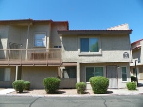Building Photo - 1 bedroom with loft - or 2nd bedroom - w/d...