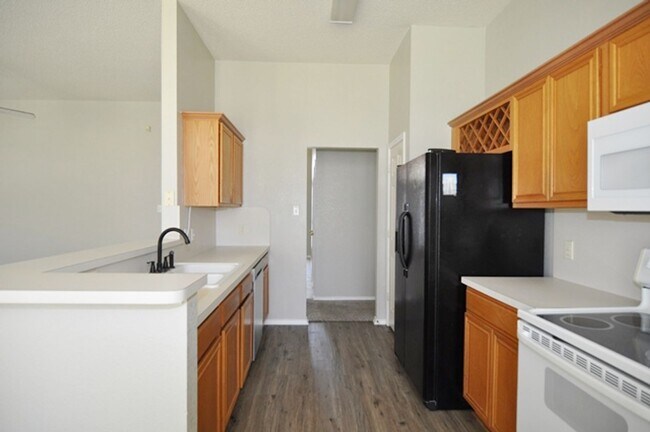 Building Photo - VIEW NOW/COMING SOON - Charming Cul-de-Sac Home in Rockwall with Flexible Floorplan & Spacious Ba...