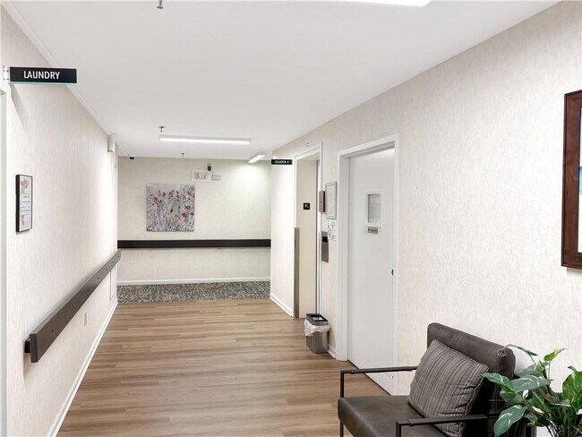 Building Photo - 475 Mount Vernon Hwy NE