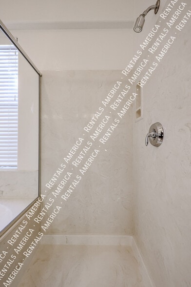 Building Photo - 123 N Washington St