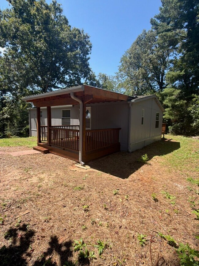 Building Photo - 25 Crestfield Ave