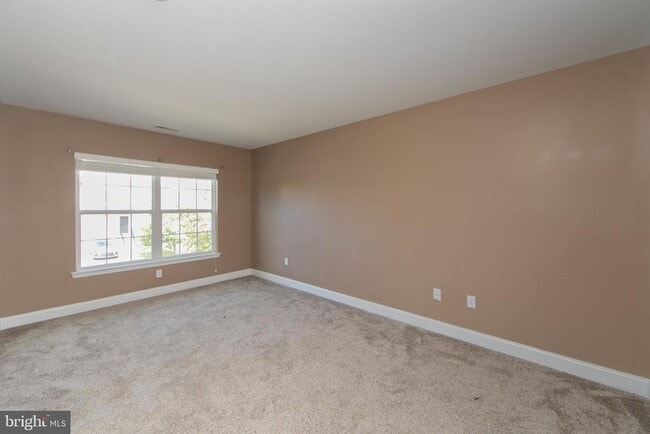 Building Photo - 7 Kingswood Ct