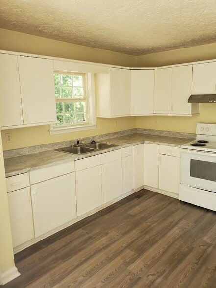 Building Photo - 168 Allen Memorial Dr SW