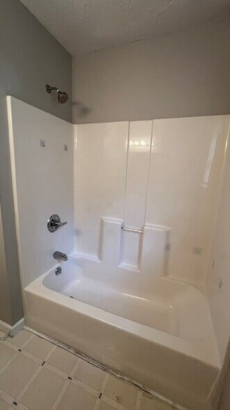Building Photo - 3117 Holly Brook Cir