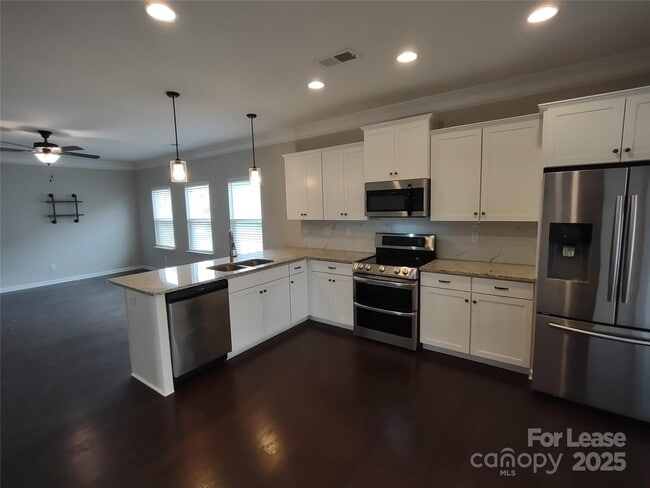 Building Photo - 143 Kingston Dr