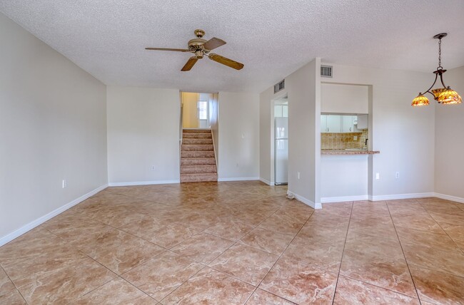 Building Photo - 14800 Walsingham Rd