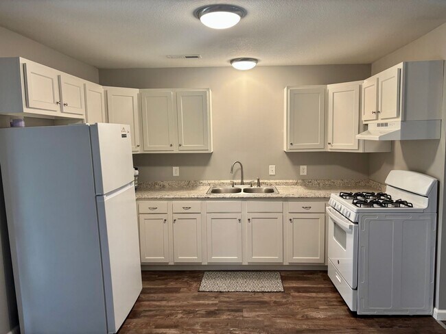 Building Photo - Check Out This 3-Bed/1-Bath House in Bluff...