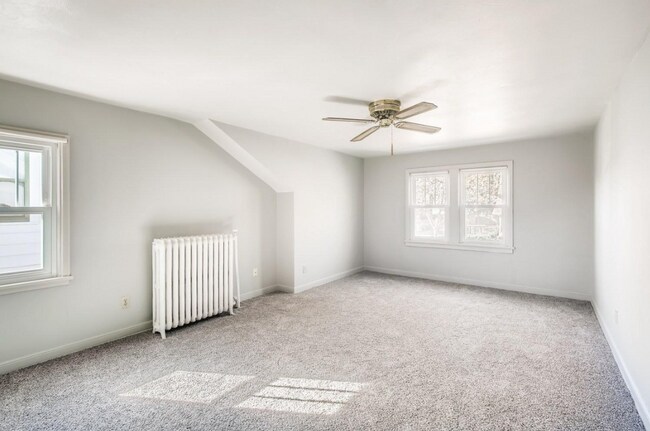 Building Photo - 234 5th Ave N