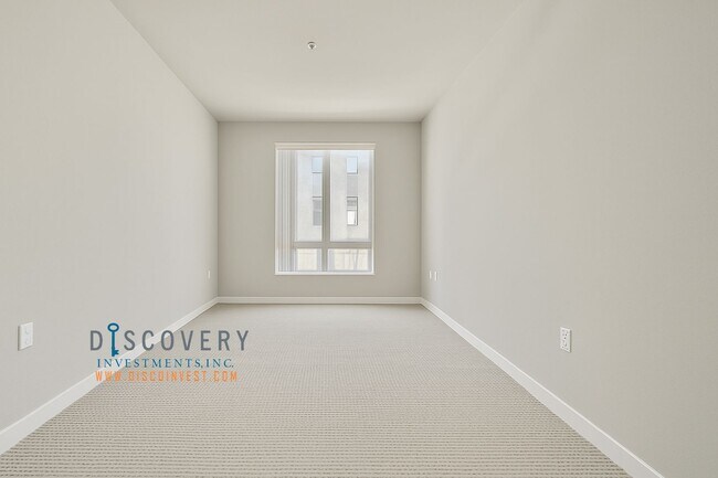 Building Photo - Large Downtown Oakland Two Bedroom Condominium at The Jade