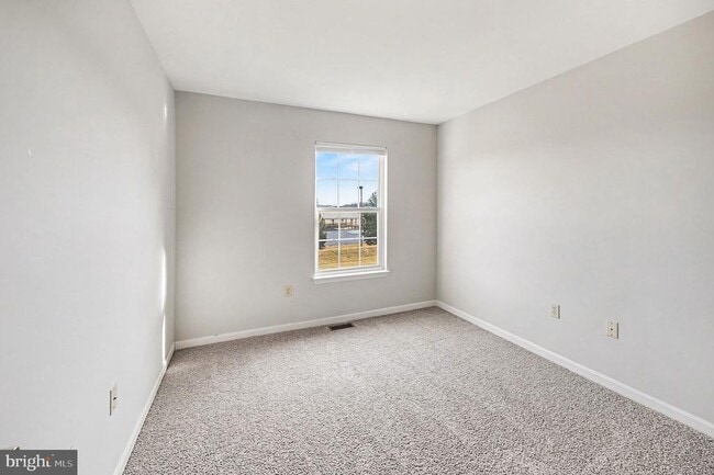 Building Photo - 156 Sparrow Rd