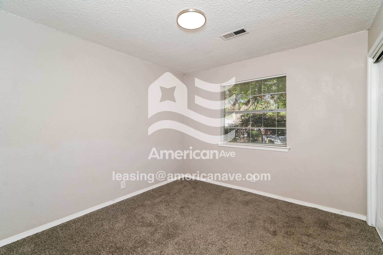Building Photo - 4408 S Cypress Ave