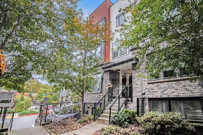 Building Photo - 395 Pratt Dr SE