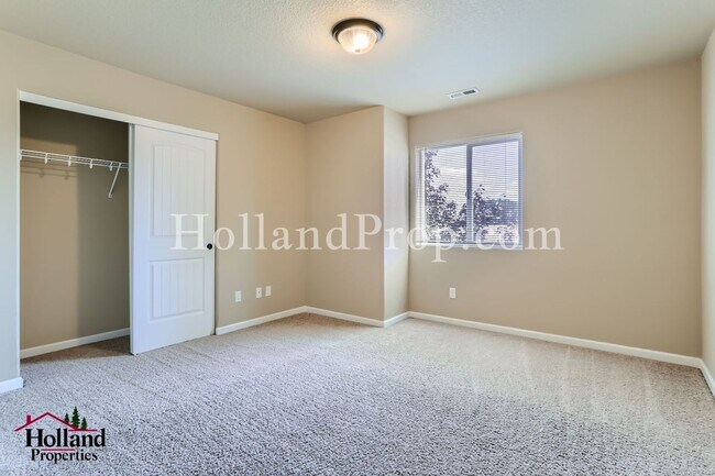 Building Photo - Wonderful home in Forest Grove near College