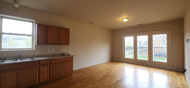 Building Photo - 2902 W Fillmore St