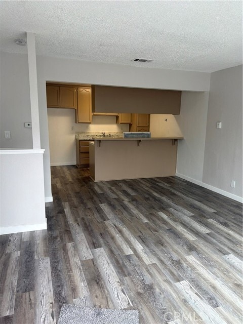 Building Photo - 1810 W Glen Ave