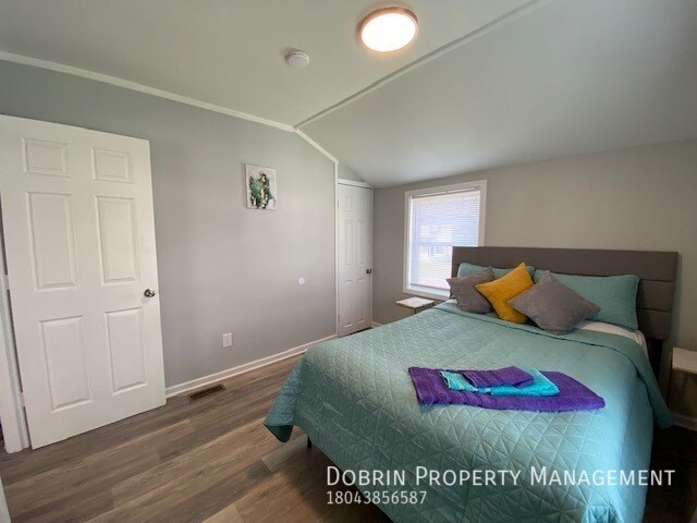 Building Photo - 510 W Fells St