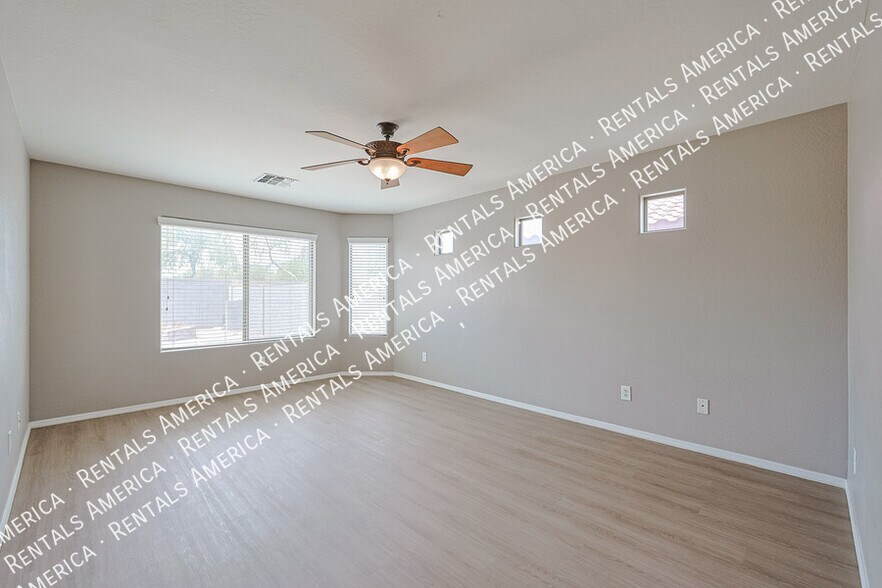Building Photo - 6814 S 36th Ln