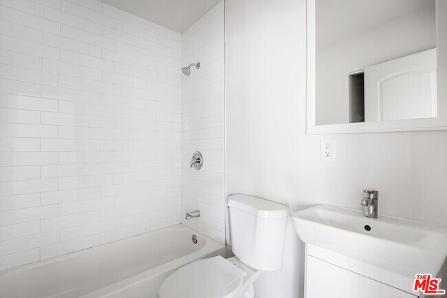 Building Photo - 1562 Attridge Ave