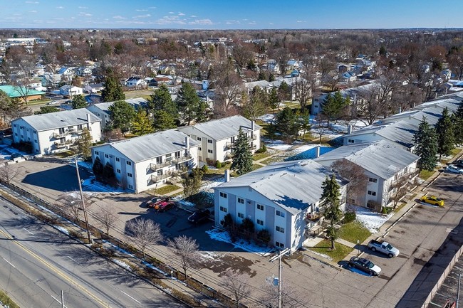 Primary Photo - Lapeer Garden Apartments