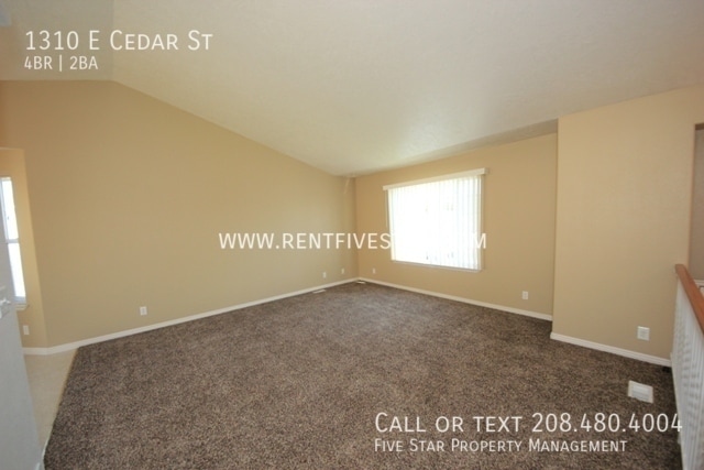 Building Photo - 1310 E Cedar St