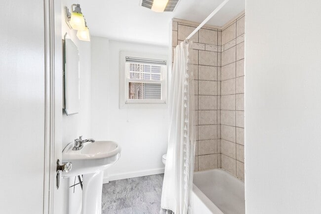 Building Photo - Bright & Comfortable North Providence Sing...