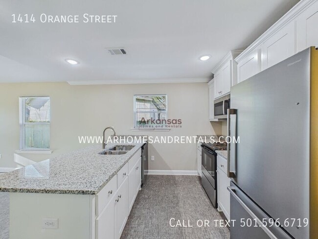 Building Photo - 1414 Orange St