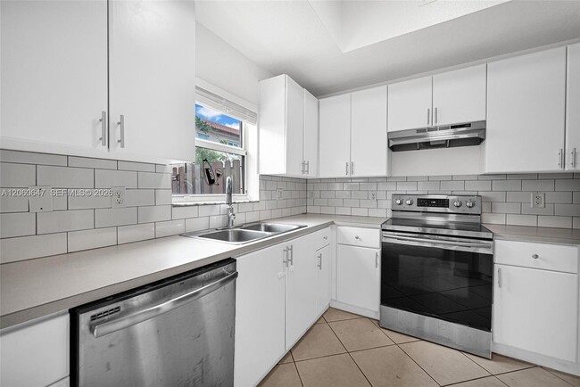 Building Photo - 8885 SW 221st Terrace