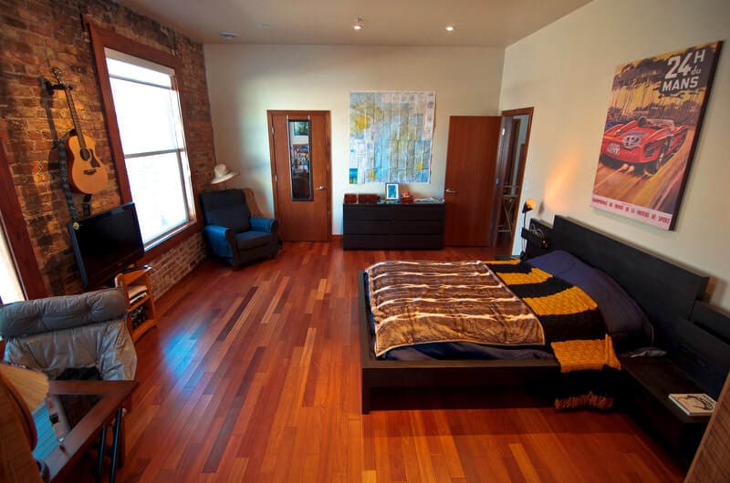 Building Photo - 418 Shelden Ave