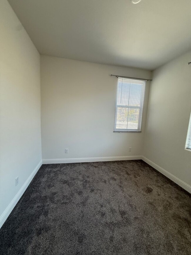 Building Photo - Beautiful Newer Two Story Home in The Gated Community of HG Gardens