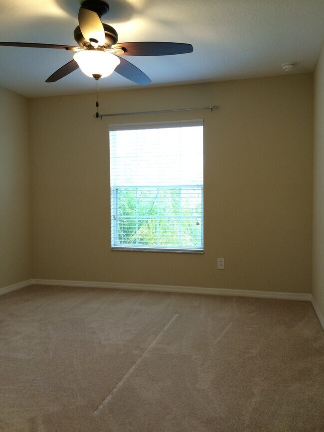 Building Photo - Beautiful 4/5 Bedroom Home in Wyndham Lakes