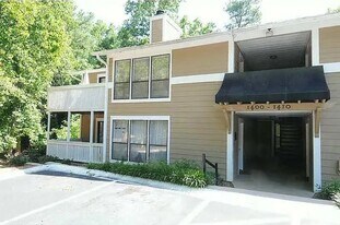 Building Photo - 1400 Summit North Dr NE