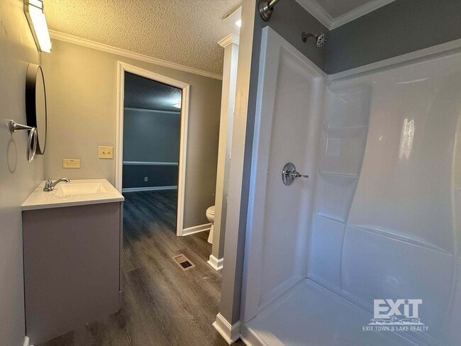 Building Photo - 3 Bedroom, 2 Bathroom Home in a Beautiful Country Setting