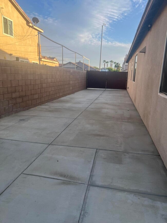 Building Photo - 83920 Corte La Morada