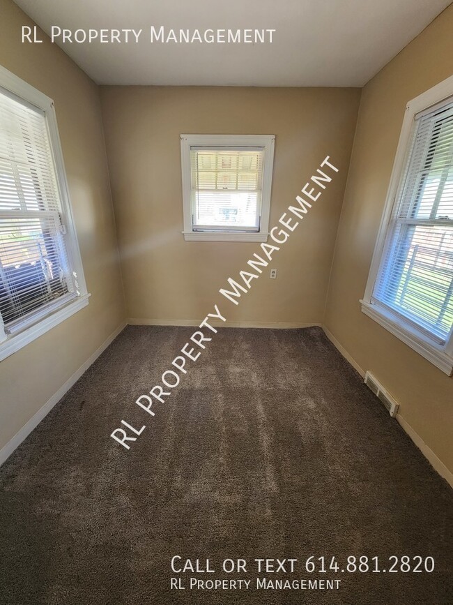 Building Photo - Cozy 2 Bedroom 1 Bathroom home in Eastmoor!