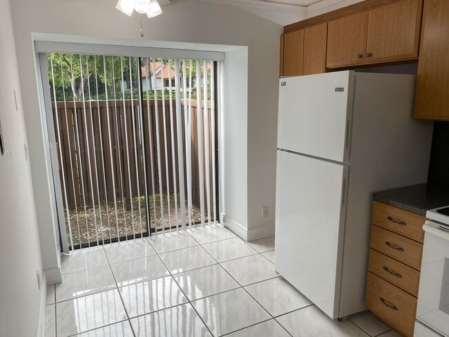 Building Photo - 3961 Cocoplum Cir