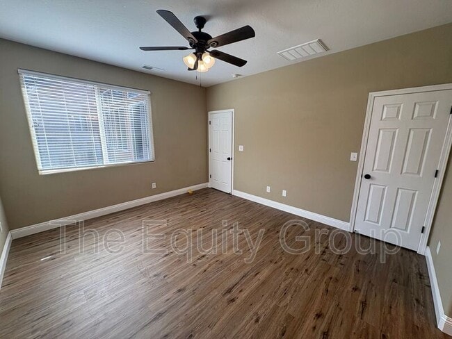 Building Photo - 1424 N Oliveto Ct