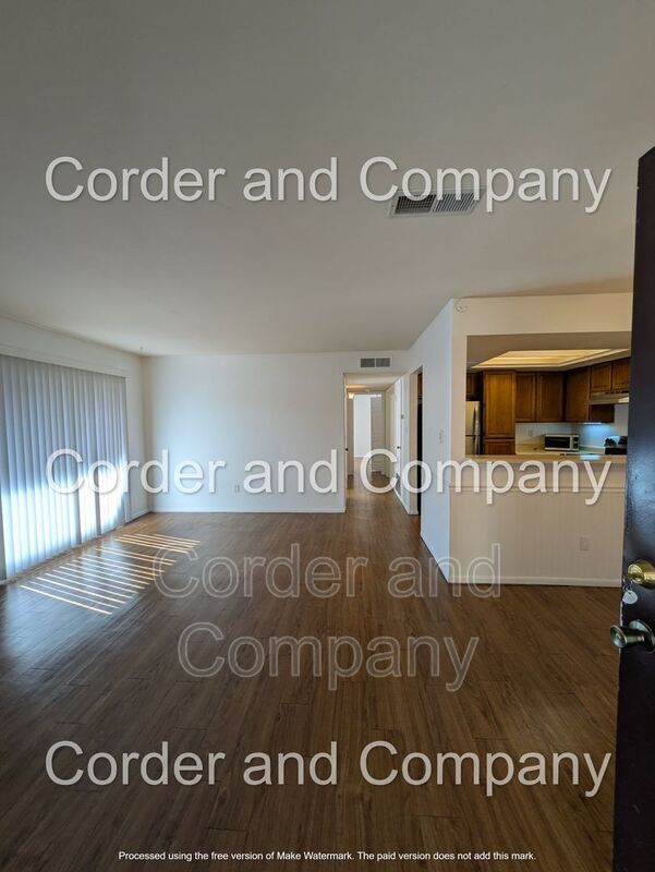 Building Photo - 6065 McKinney Dr NE