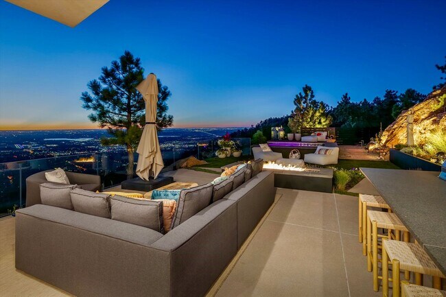 Building Photo - Private Foothills Sanctuary Minutes from Downtown | 5BD/4.5BA | Unlimited Views