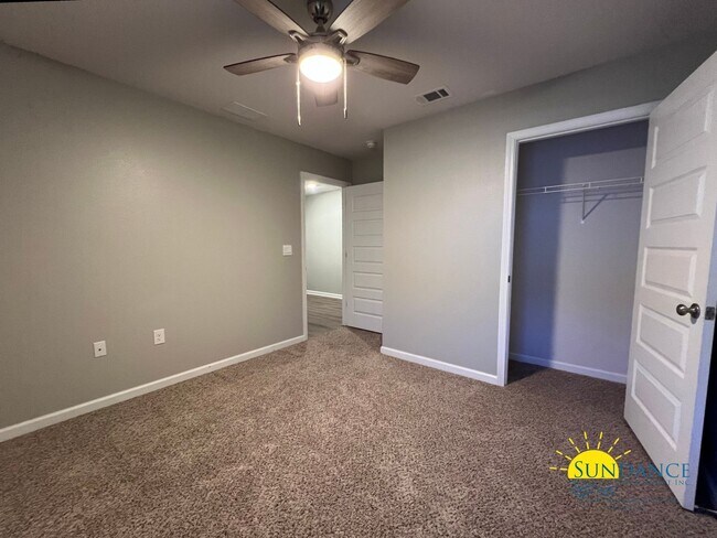 Building Photo - Gorgeous 4 Bedroom Home in Crestview!