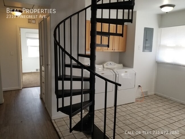 Building Photo - 2310 Pinecrest Ave