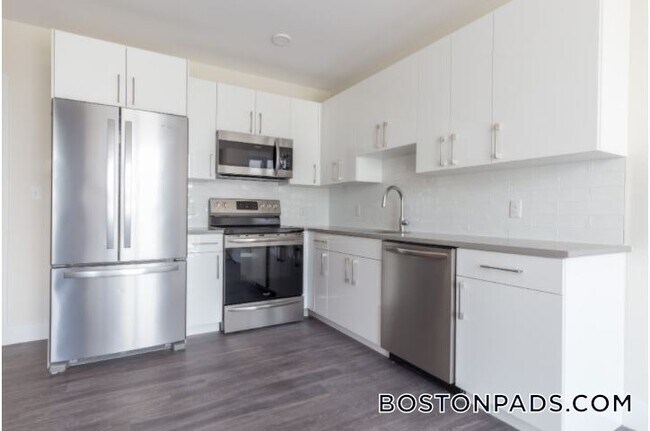 Building Photo - 1065 Tremont St