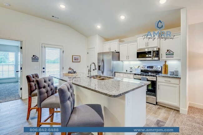 Building Photo - Designed for Living, Built for Entertaining- 3bed, 2 bath