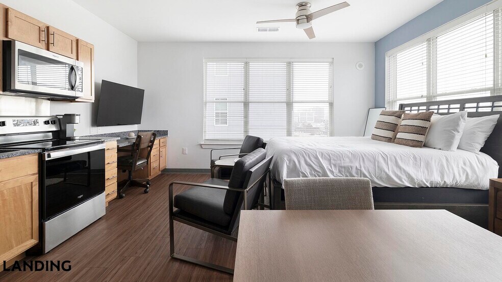 Building Photo - 302 13th St S