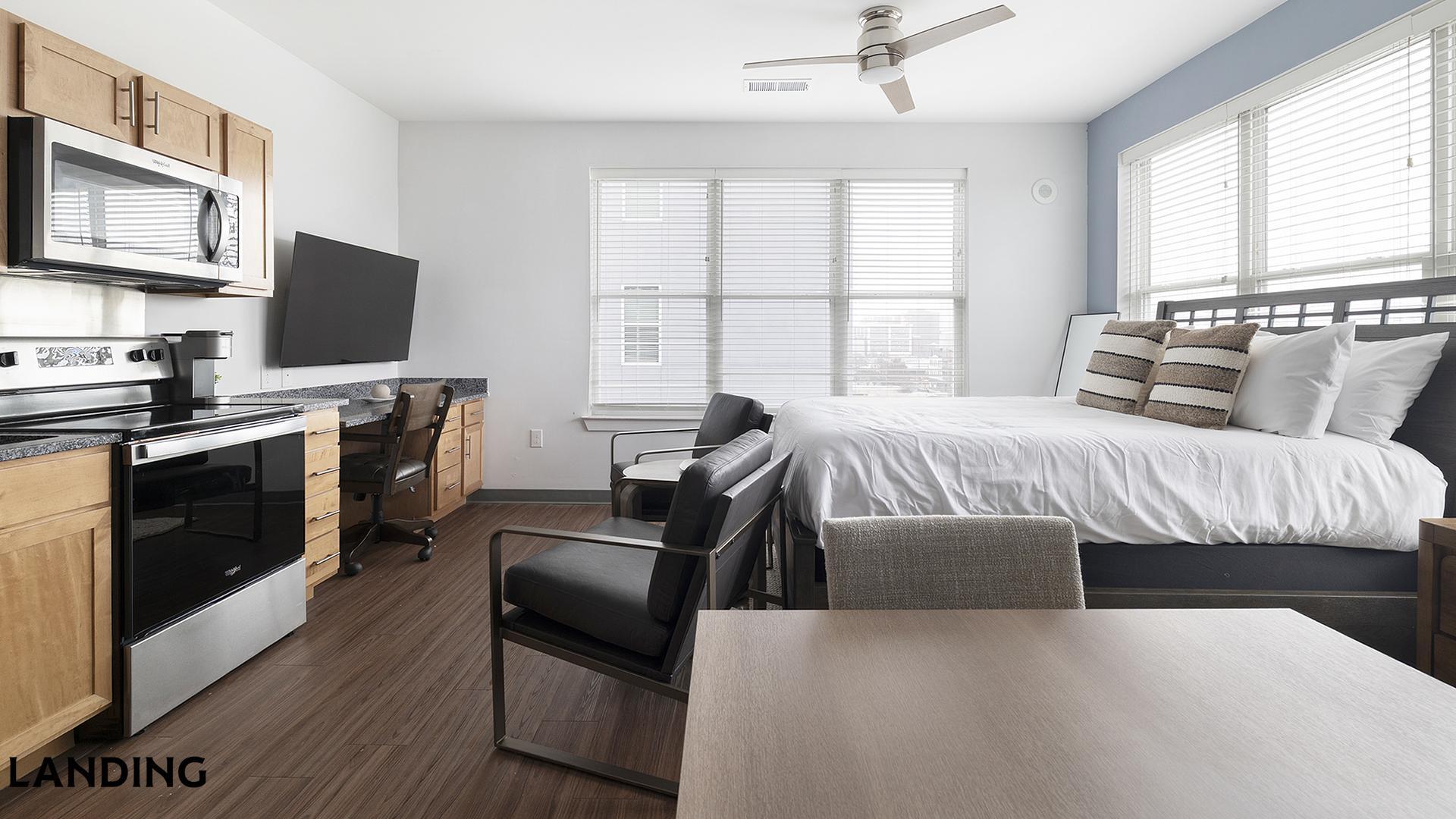 Building Photo - 302 13th St S