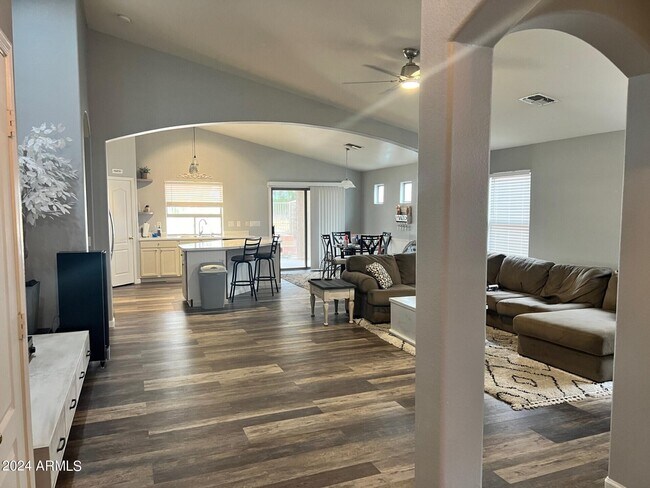 Building Photo - 22526 Reinbold Dr