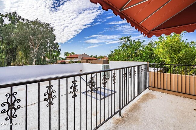 Building Photo - 8602 E Vista Del Lago
